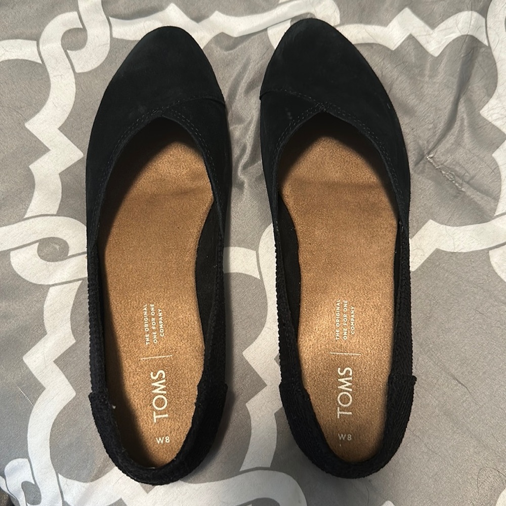 TOMS  
Jutti Neat Flat Shoes